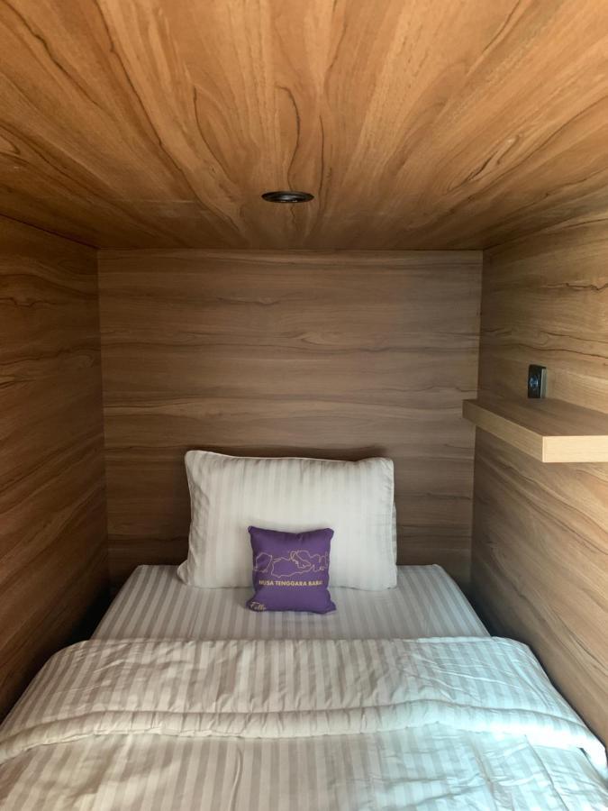 Fello B&B Hostel Легиан Екстериор снимка