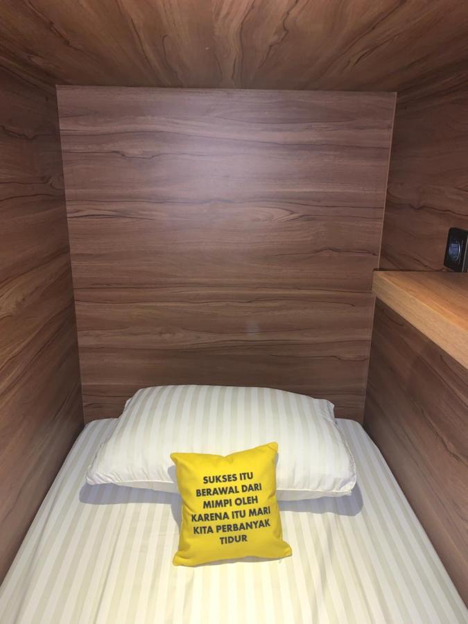 Fello B&B Hostel Легиан Екстериор снимка