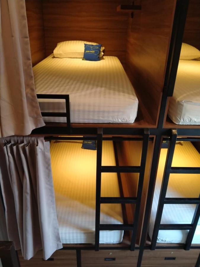 Fello B&B Hostel Легиан Екстериор снимка
