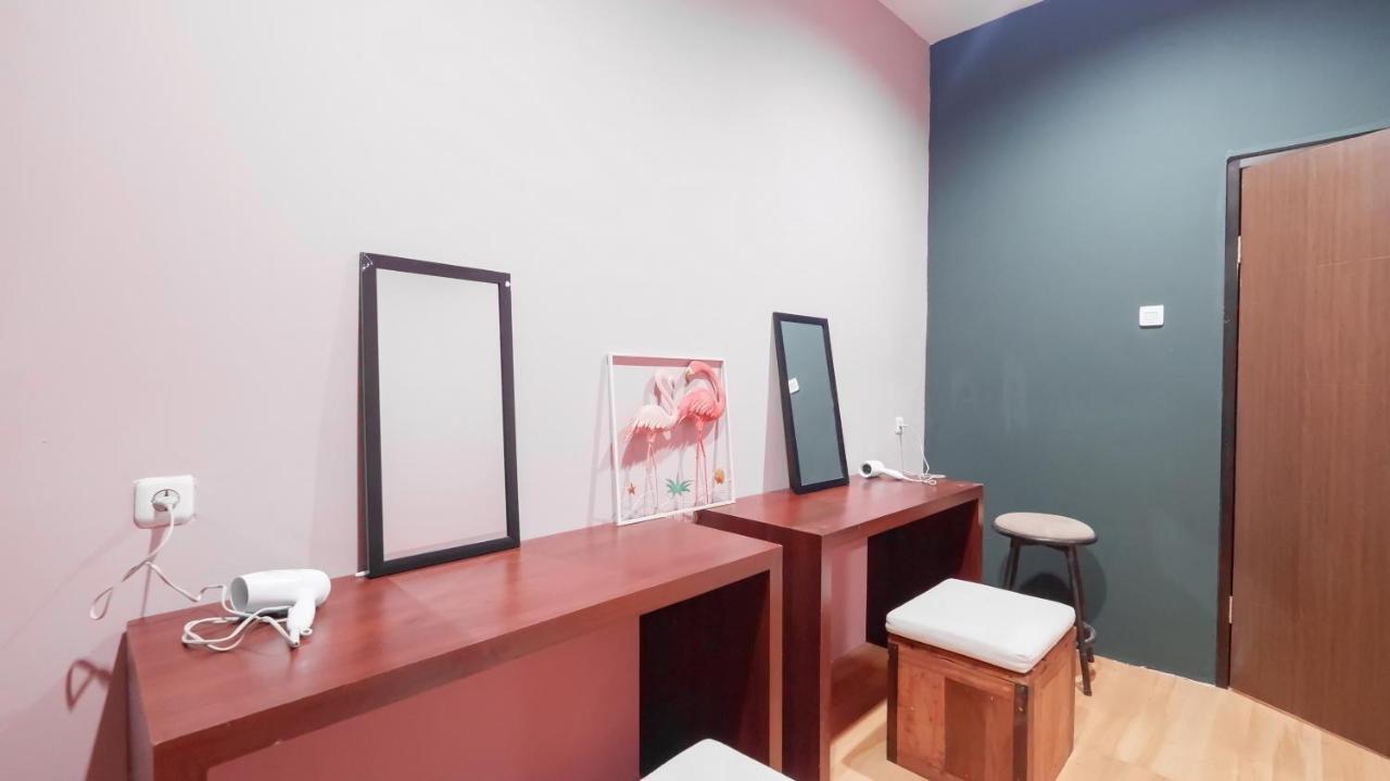 Fello B&B Hostel Легиан Екстериор снимка