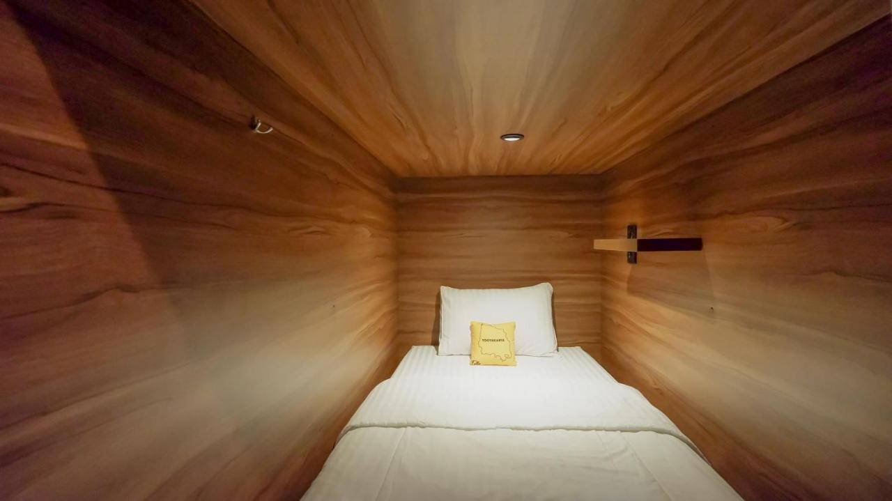 Fello B&B Hostel Легиан Екстериор снимка